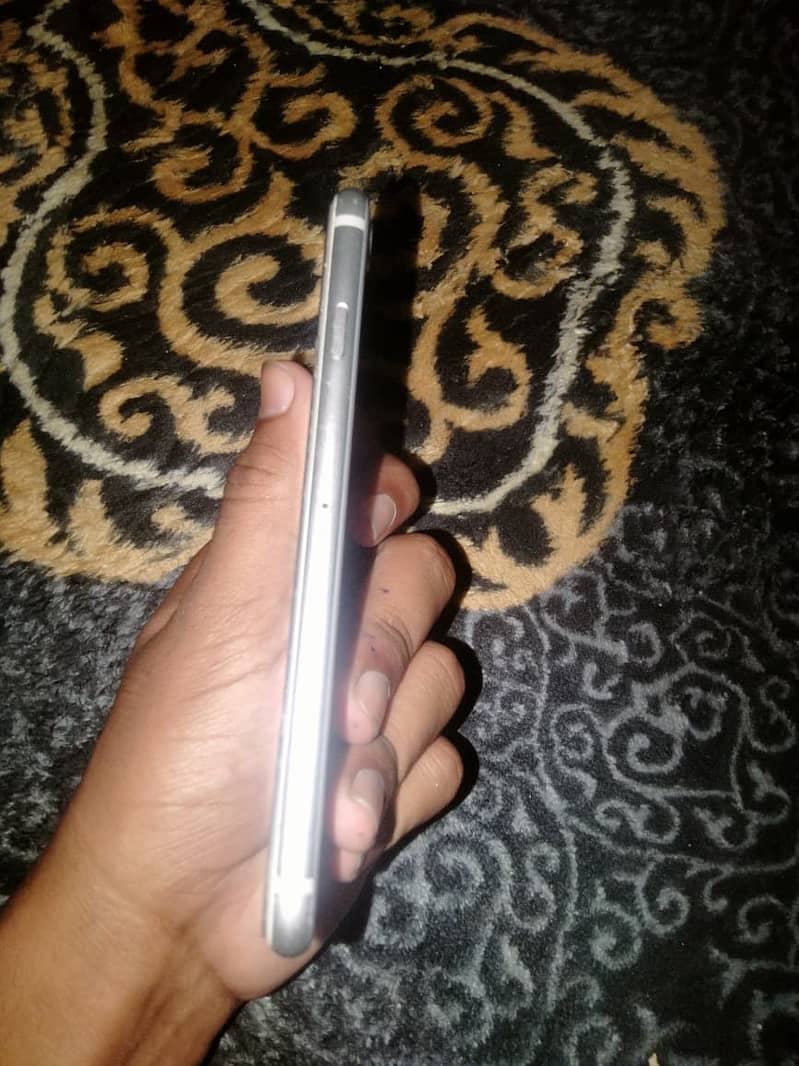 Apple iPhone 8 2