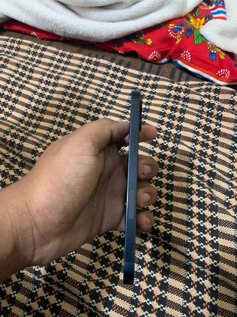 iPhone 12 5