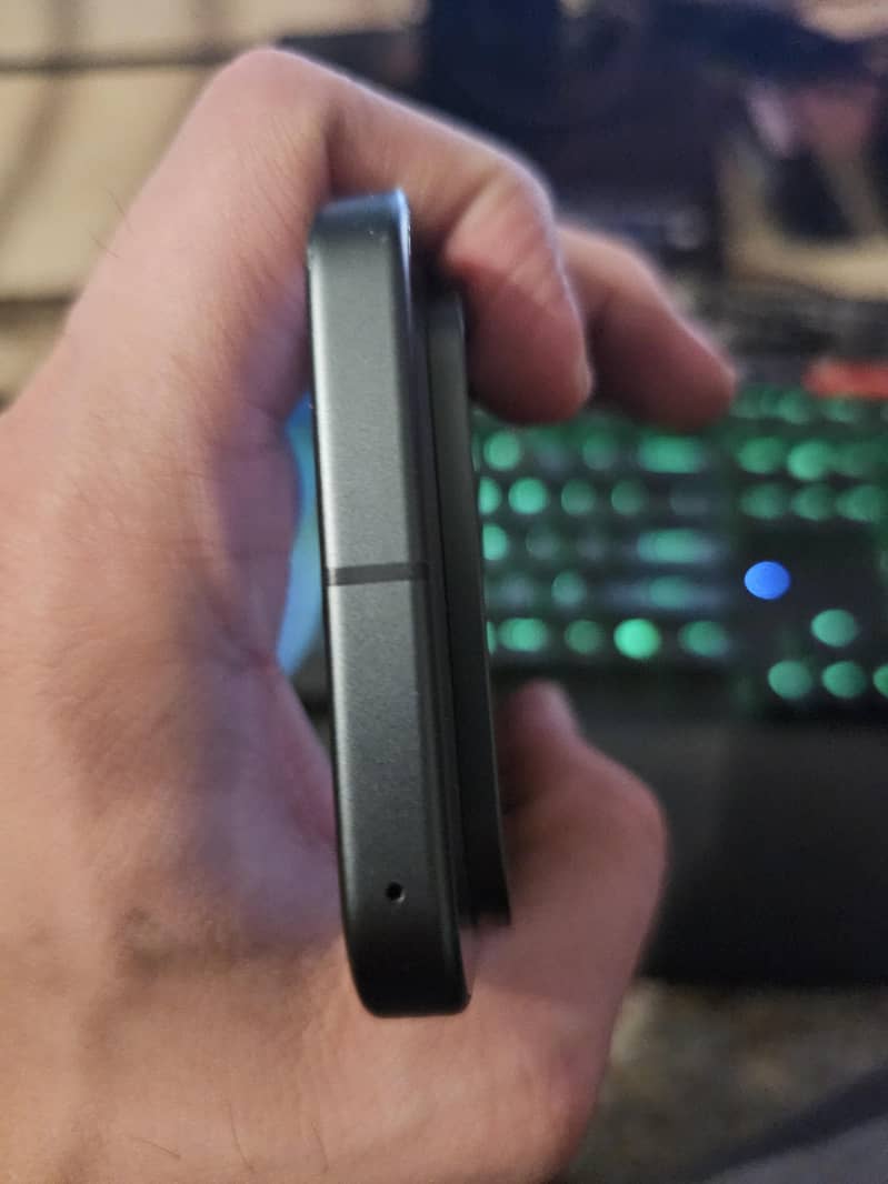 Google Pixel 10 4