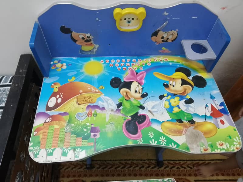 study table with chair 3