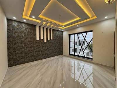 A BEAUTIFUL HOUSE DEPEND ON 5 MARLA DOUBLE STOREY IN AL KAREEM GARDEN