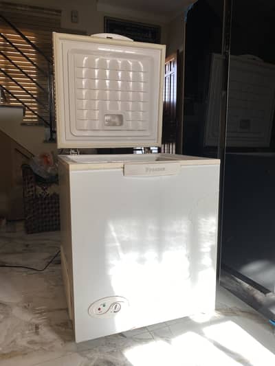 Waves WDF 309 deep freezer (60kg) for sale