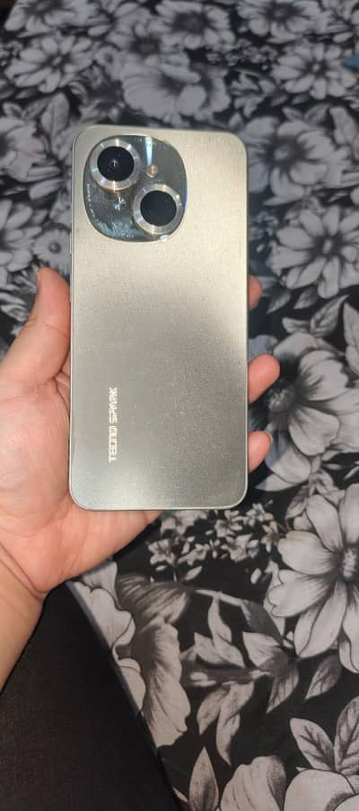 TECHNO SPARK GO 10/10
