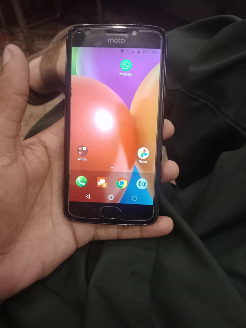 Moto E4 0