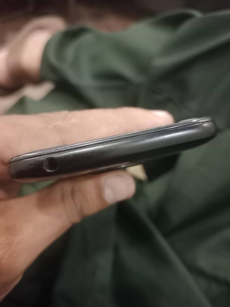 Moto E4 4