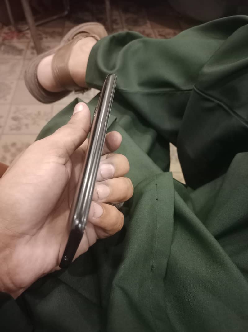 Moto E4 5