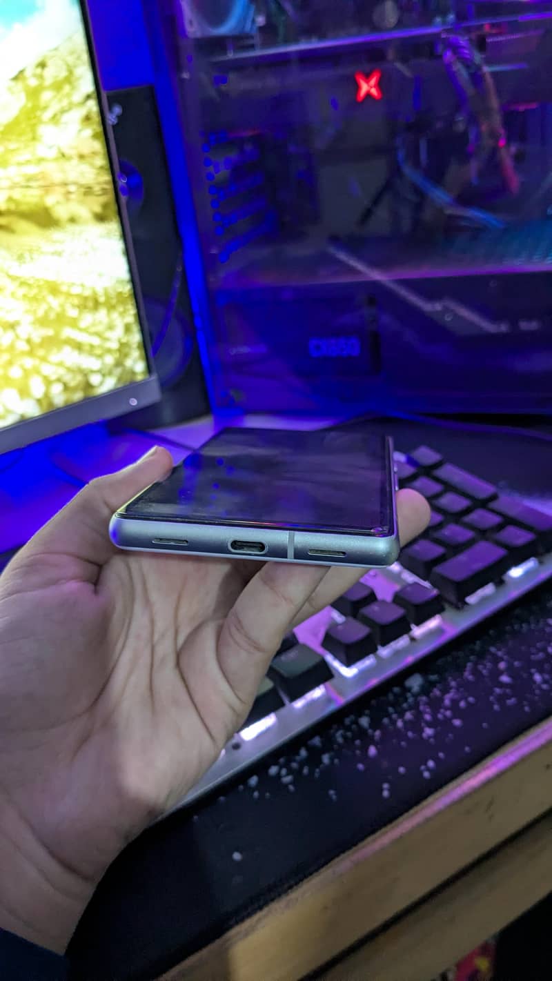 Google Pixel 7A 4