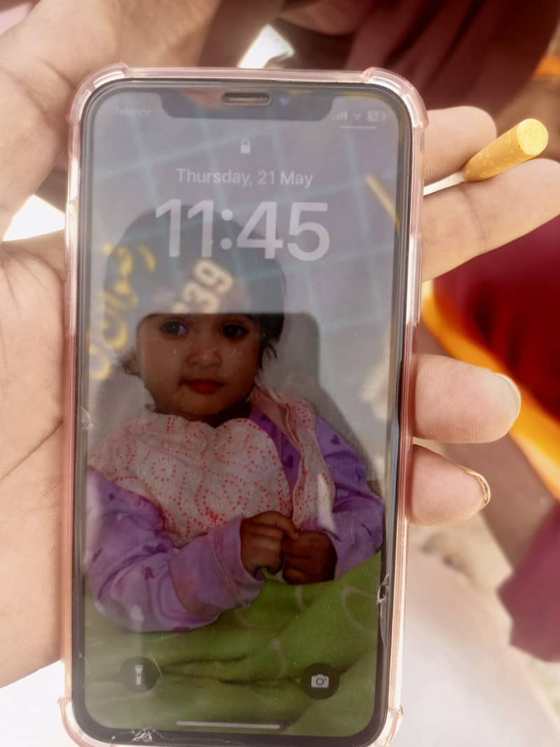 Apple iPhone X 3