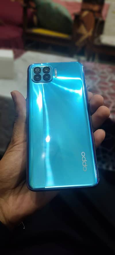 8. . . 128  condition 10/10  no scratch on body urgent sale