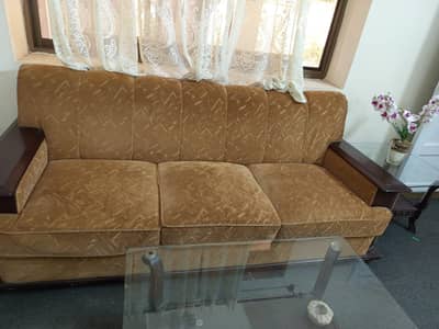 5 Seater Brown Sofa set. Solid Wood