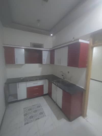 portion and flats available at johar mor & Kamran chowrangi