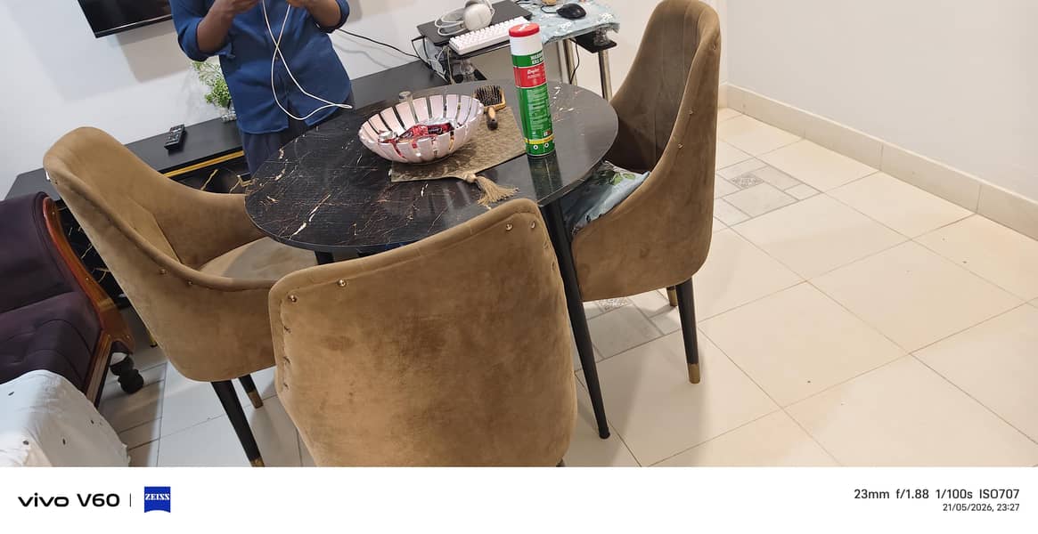 dinning table 5