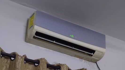 Haier A/C 1 TON