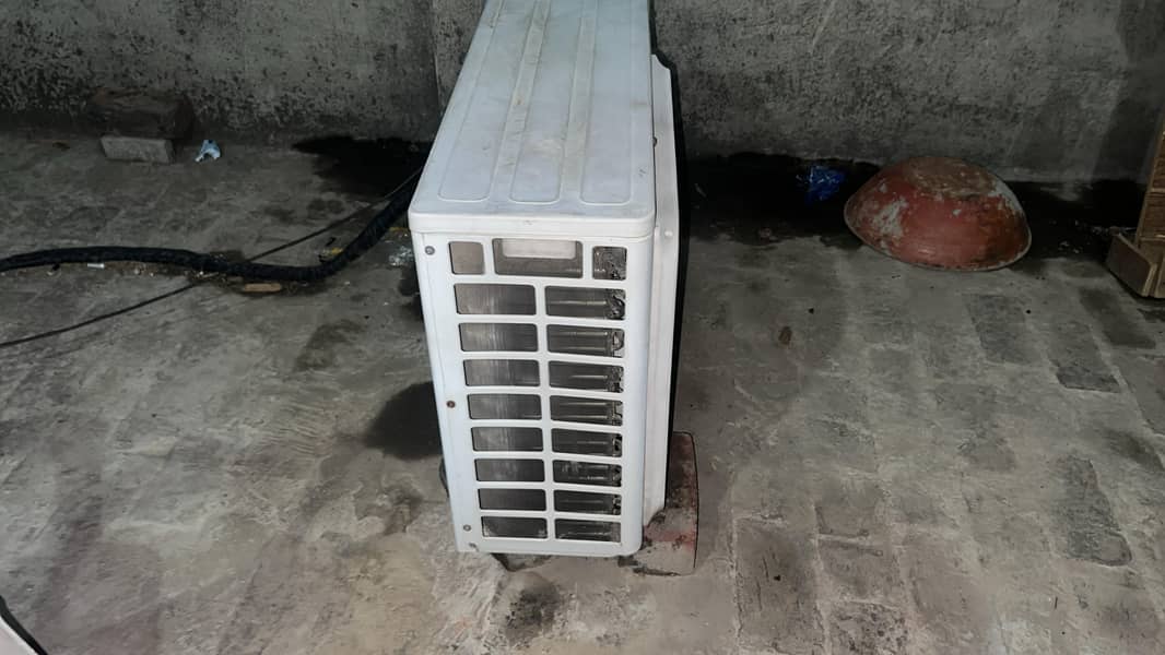 Haier DC INVERTER Split AC 3