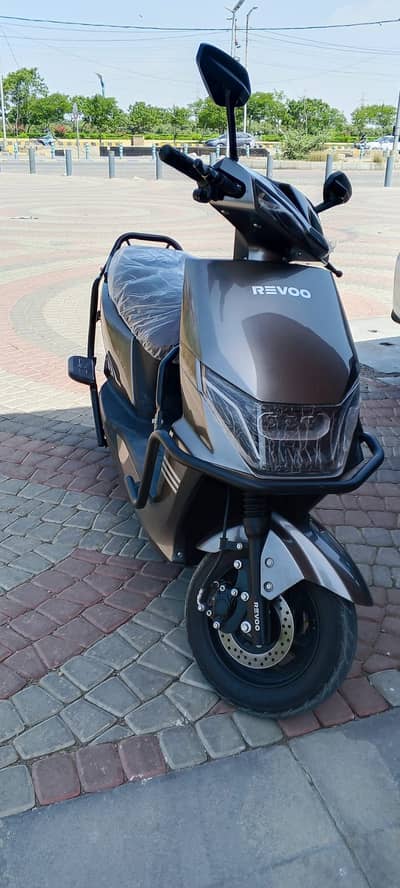 Revoo C32 Young