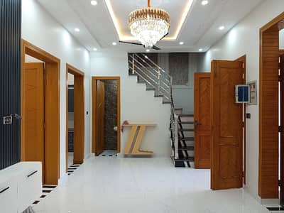 Good Location 10 Marla House In Only Rs. 43000000