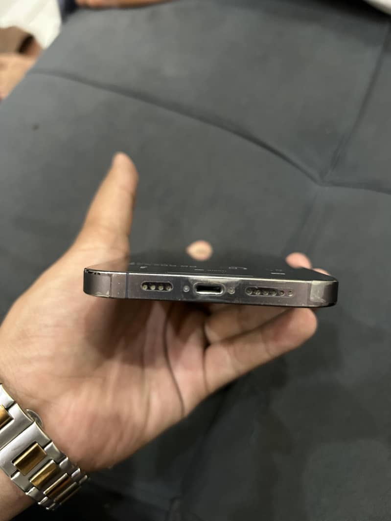 14 Pro Max 5