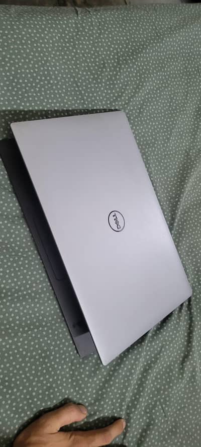 DELL XPS 15 9550