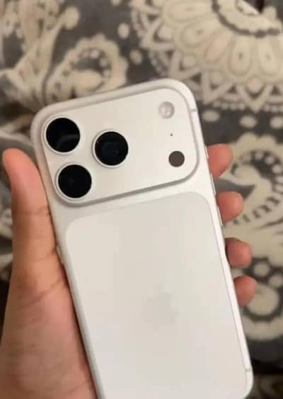 I phone 17 pro max jv