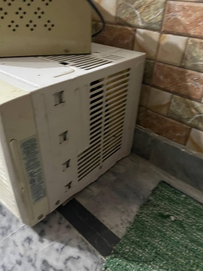 window ac 4