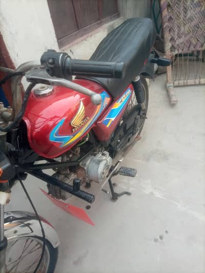 United 100 CC