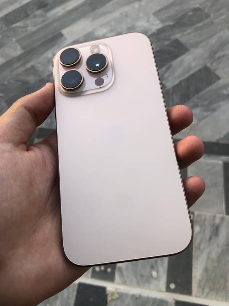 IPHONE 16 pro(jv) 5