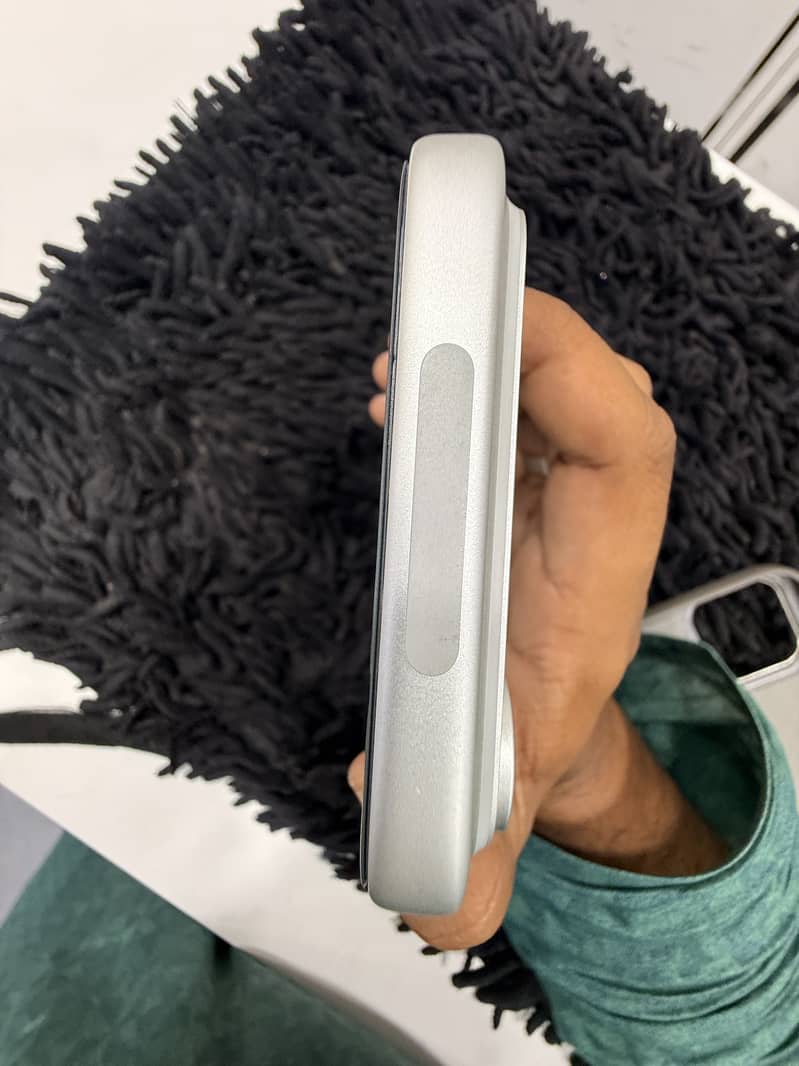 iPhone 17 pro max 4