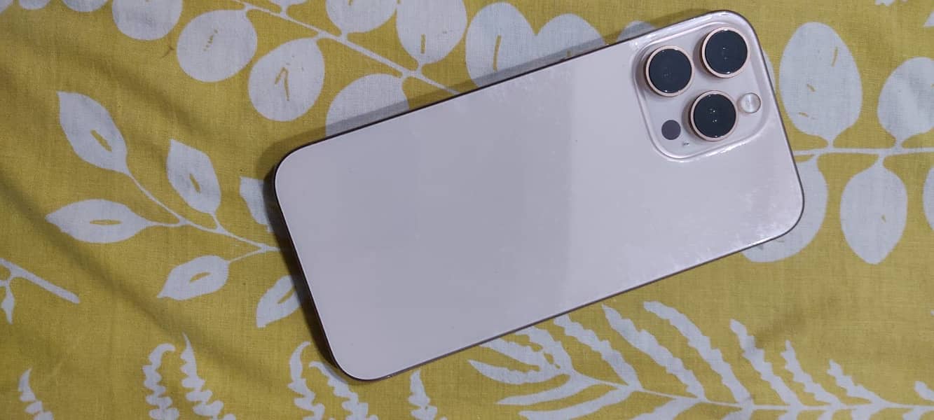 iPhone 16 pro max 1