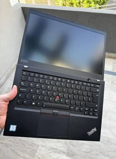 Lenovo Thinkpad X1 Carbon | Core i7 , 5th Gen | 8Gb RAM,256GB SSD