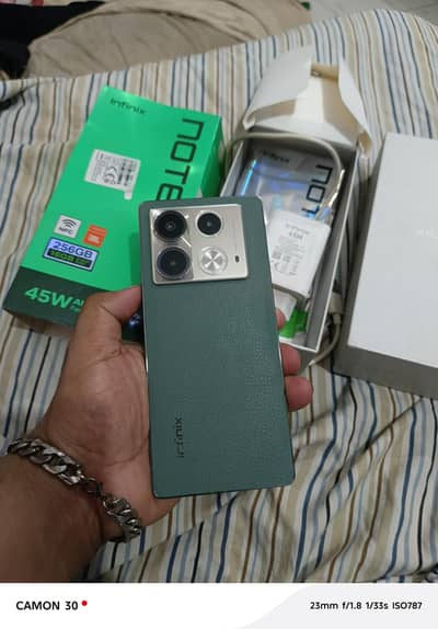 infinix note 40 8+8/256 complete saman wiith box charger
