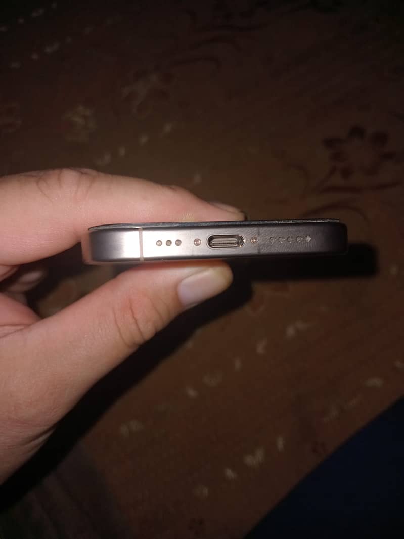 Apple iPhone 16 Pro 6