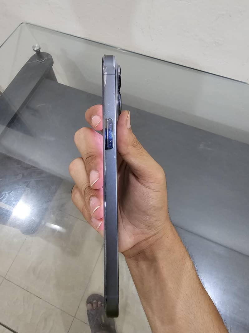 iPhone 13 pro max 2