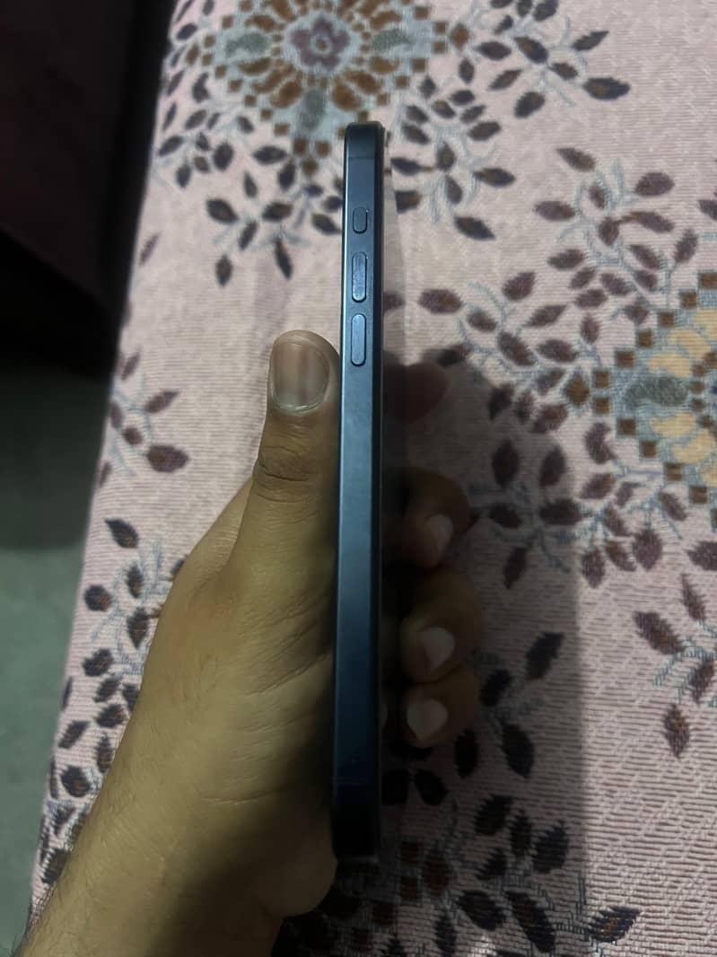 iphone 15 pro max 2