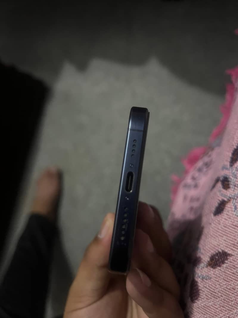 iphone 15 pro max 5