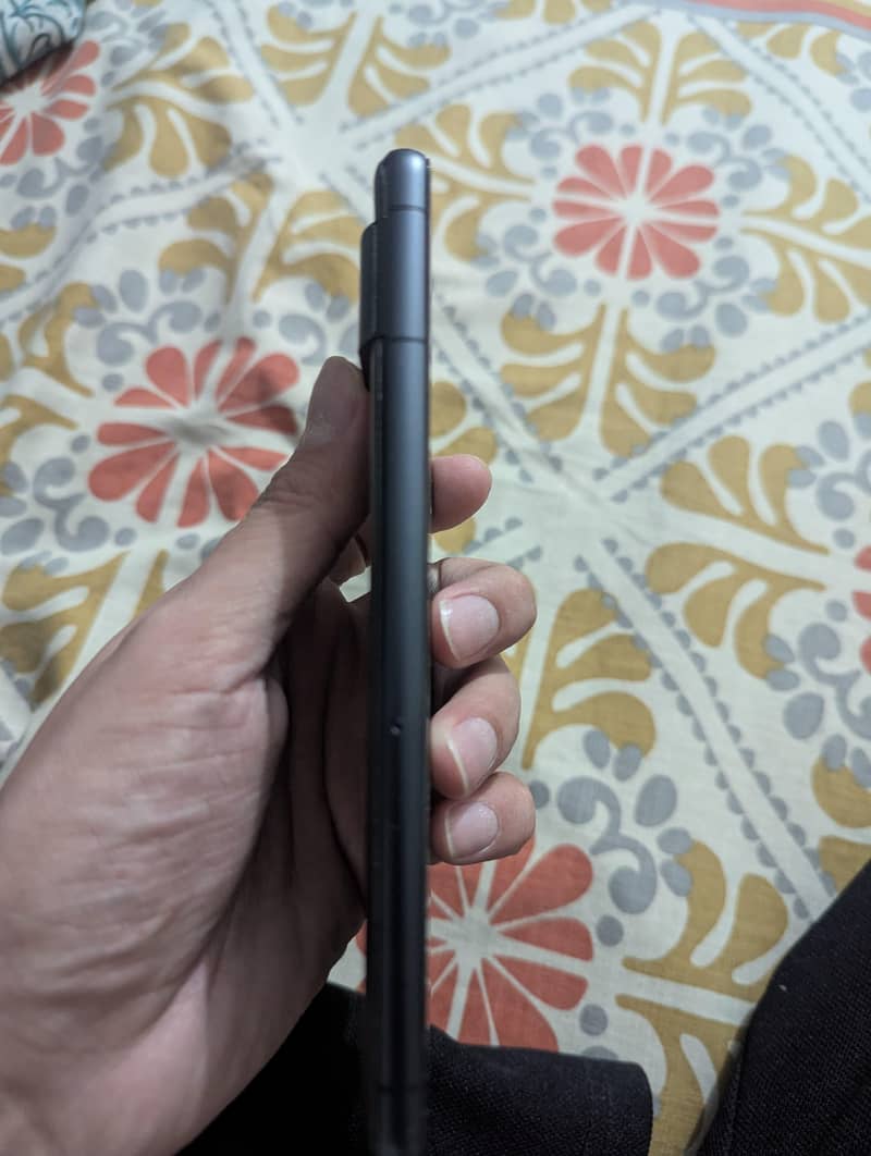 Google Pixel 7 4