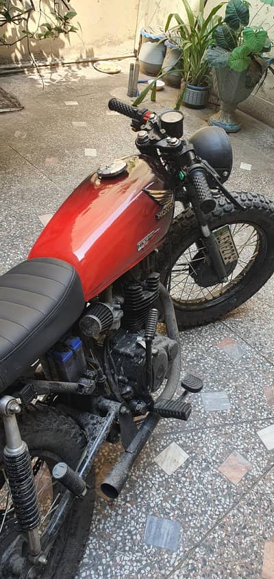Honda CG 125 (cafe racer)