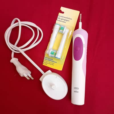 Oral B Electric Toothbrush