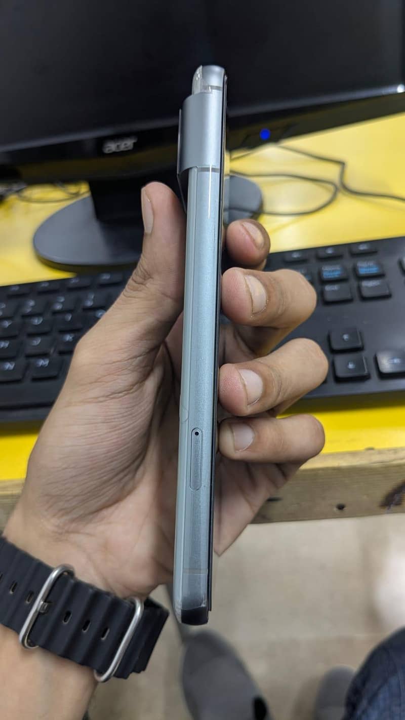 Google pixel 8 1