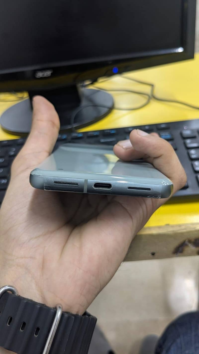 Google pixel 8 3