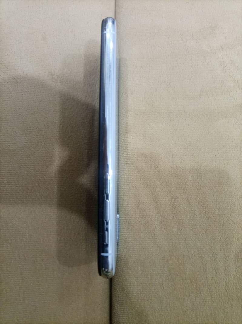 Apple iPhone X 3