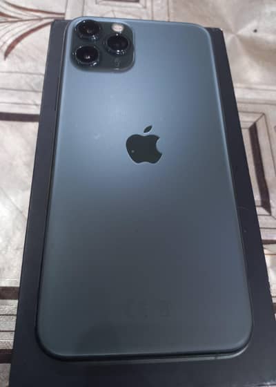 I phone 11 with box charger new condition All OK no open no repair