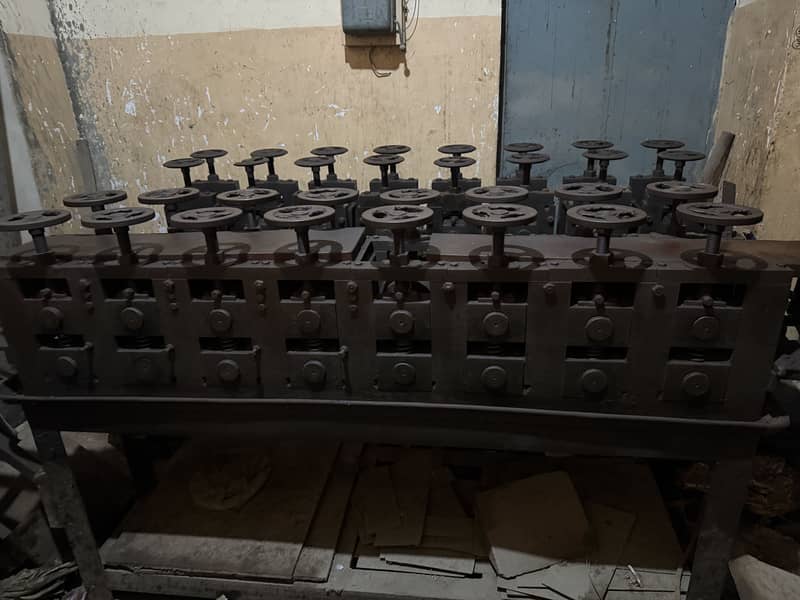 Shutter Gate Machine 1