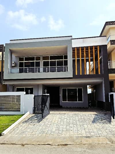 Premium Living: 40x80 Designer House in Faisal Hills Executive Block