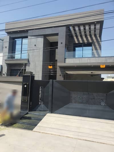 Prime Location Central Park - Block A Upper Portion Sized 10 Marla Is Available