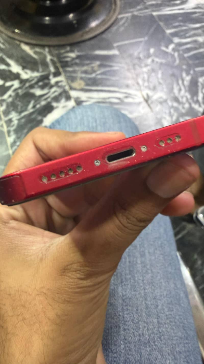 iPhone 13 3