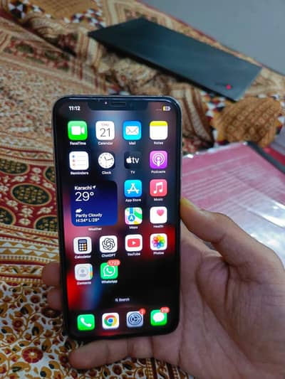 iPhone XS MAX  PTA 10/9.5