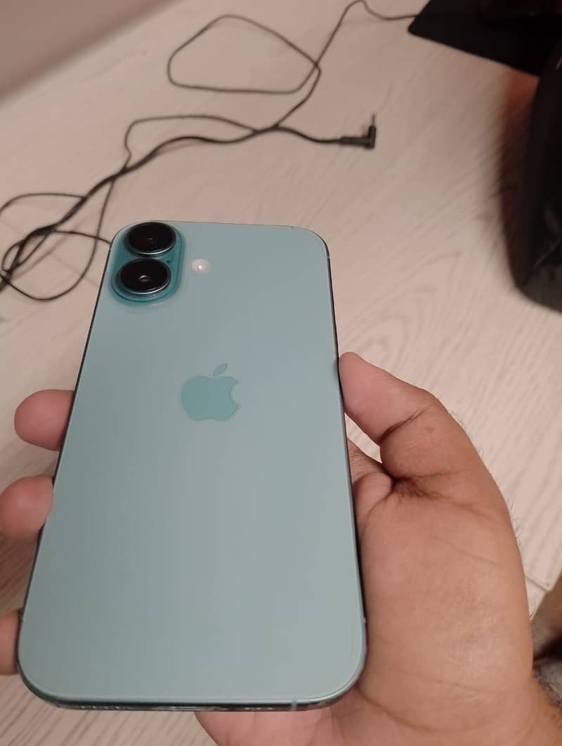 iPhone 16 2
