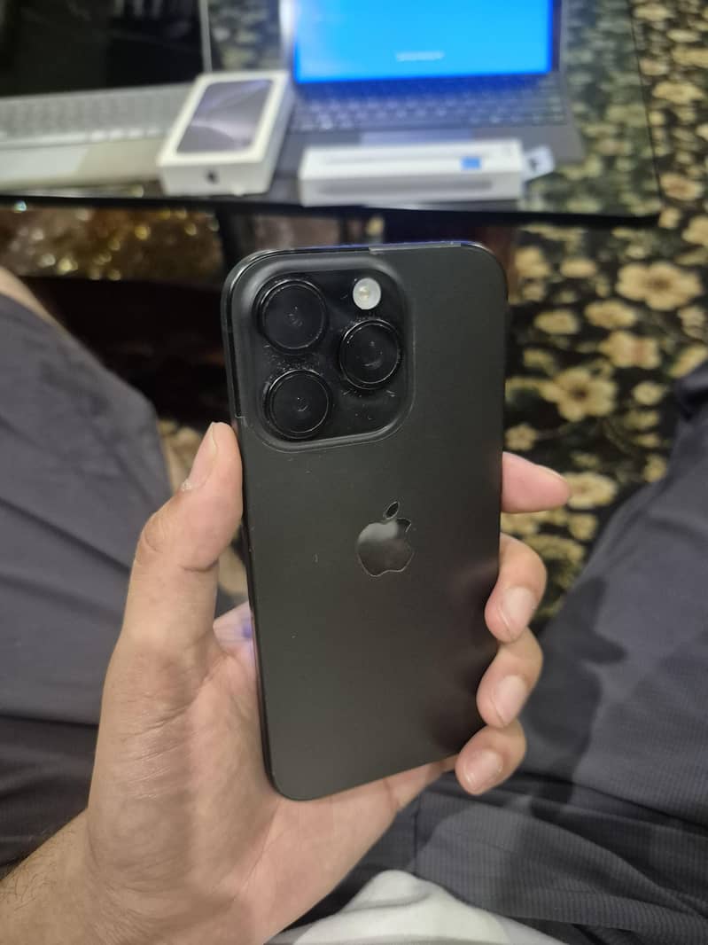 IPHONE 16 PRO 2