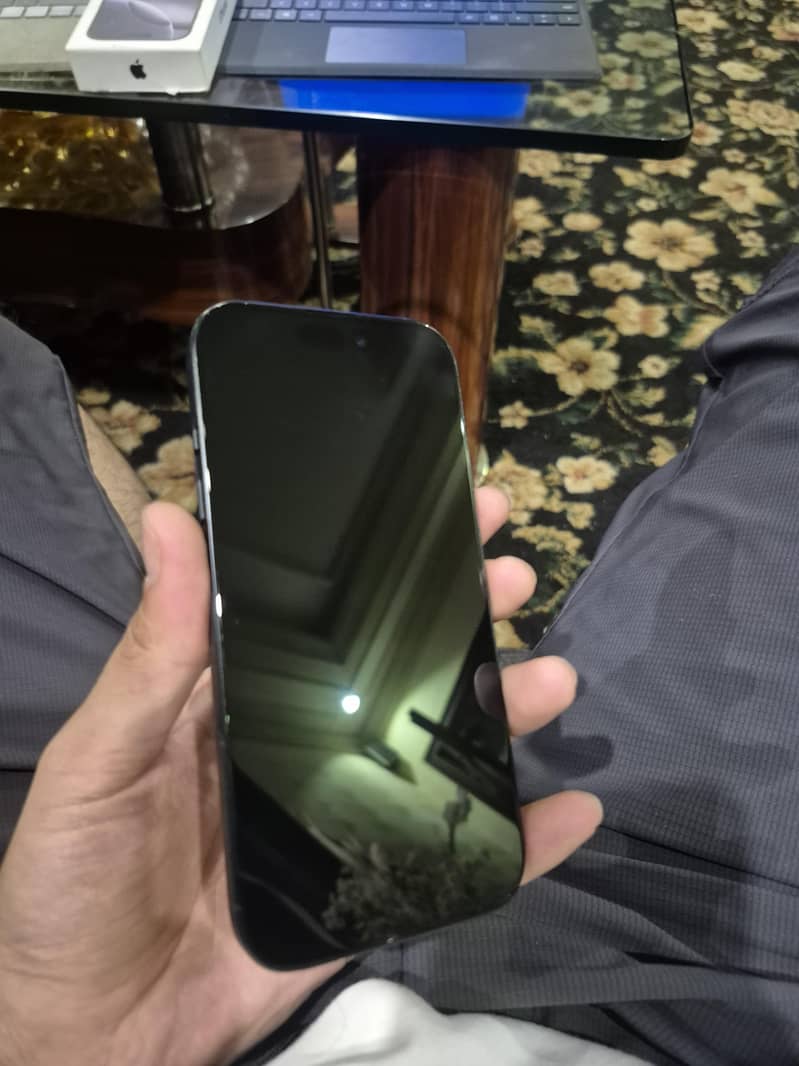 IPHONE 16 PRO 5