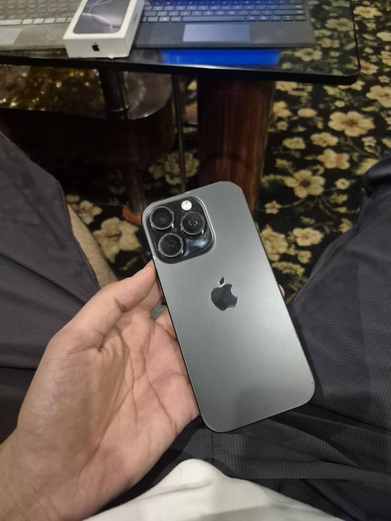 IPHONE 16 PRO 7